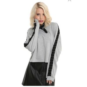 NWT Love J Grey Lace-Up Long Sleeve Crop Shirt